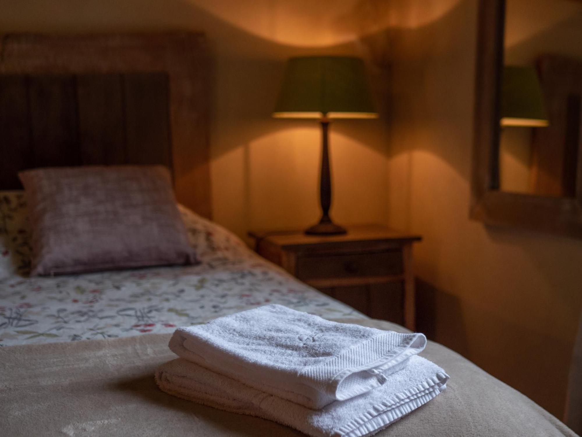 Villa Le P'Tit Louis Saint-Cyr-les-Colons Zimmer foto